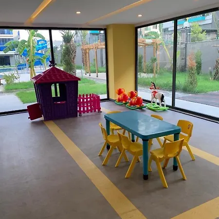 Cosy Flat, 150m To The Sea אלאניה